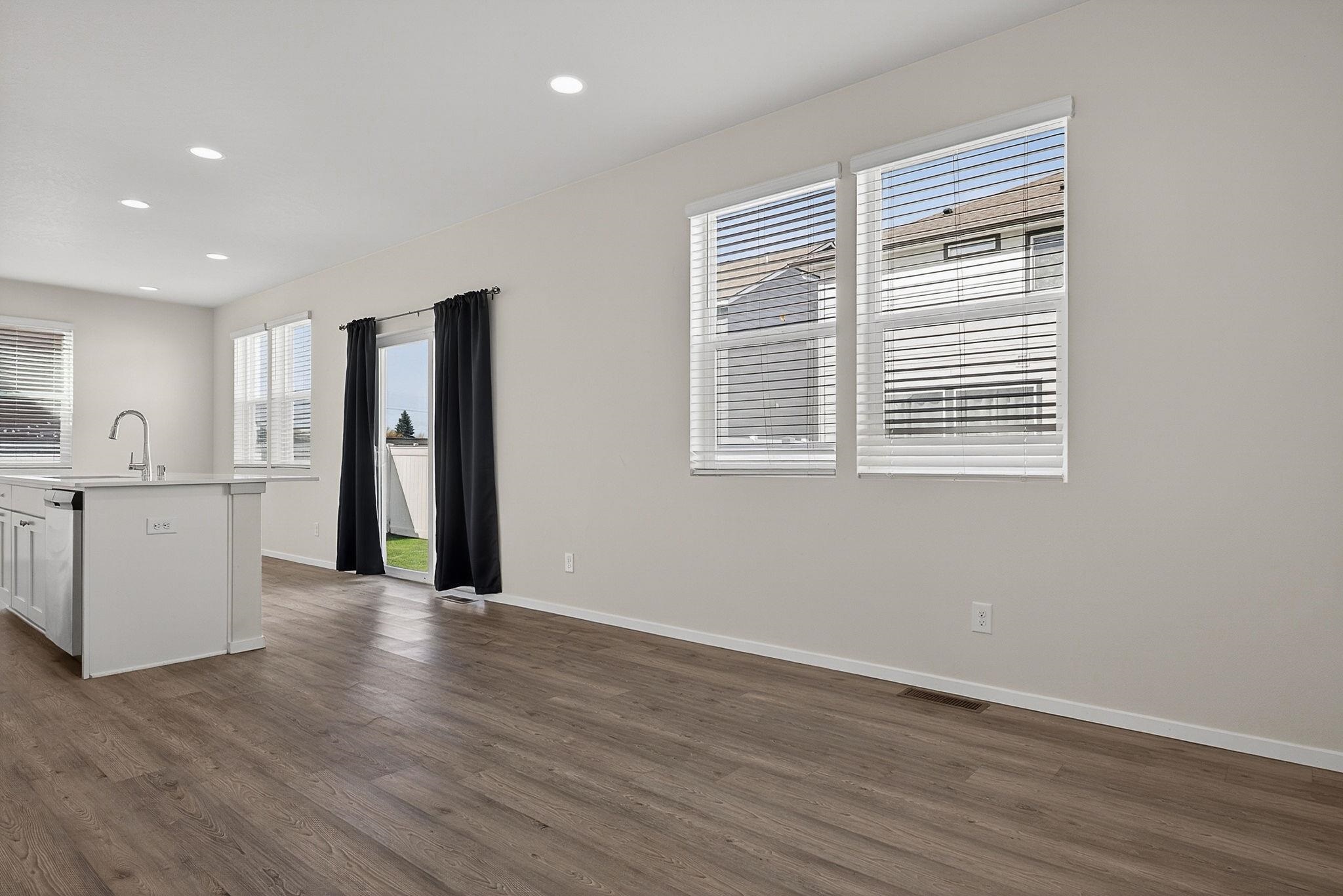 1007 North Viewmont Road Greenacres, WA 99016 - Photo 14 of 45
