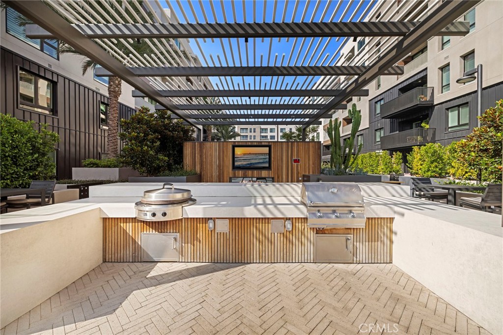 1500 Rivington Irvine, CA 92612 - Photo 28 of 37 a view of a kitchen with a sink and dishwasher