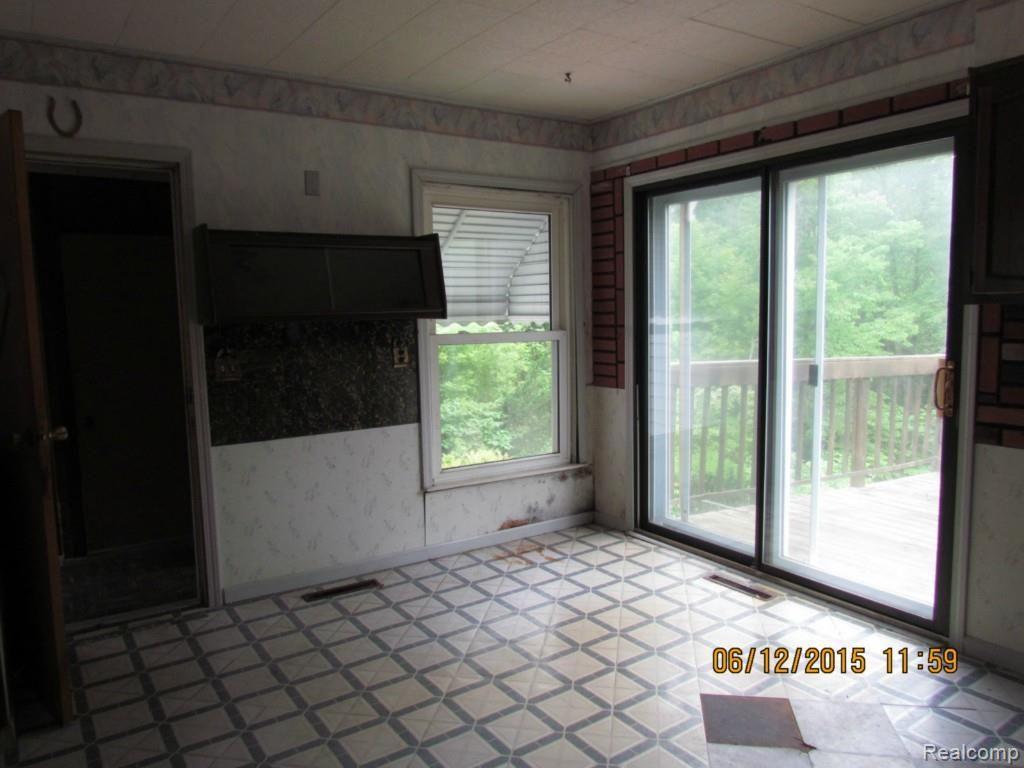 8374 Clinton River Road Sterling Heights, MI 48314 - Photo 5 of 30 IMG_3564.jpg