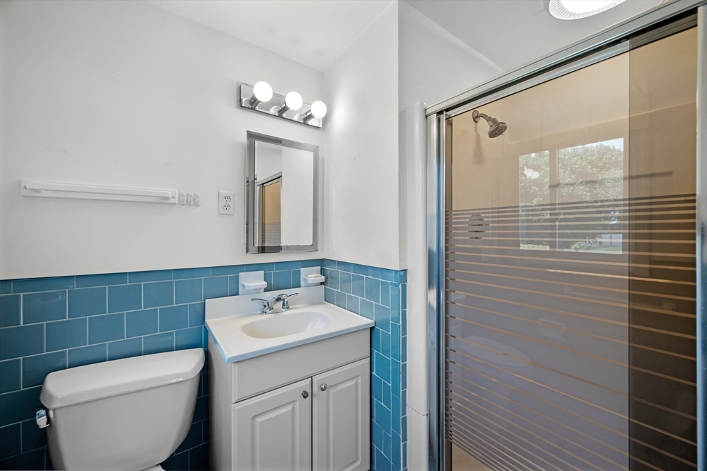 64 Amherst Road Beverly, MA 01915 - Photo 21 of 36