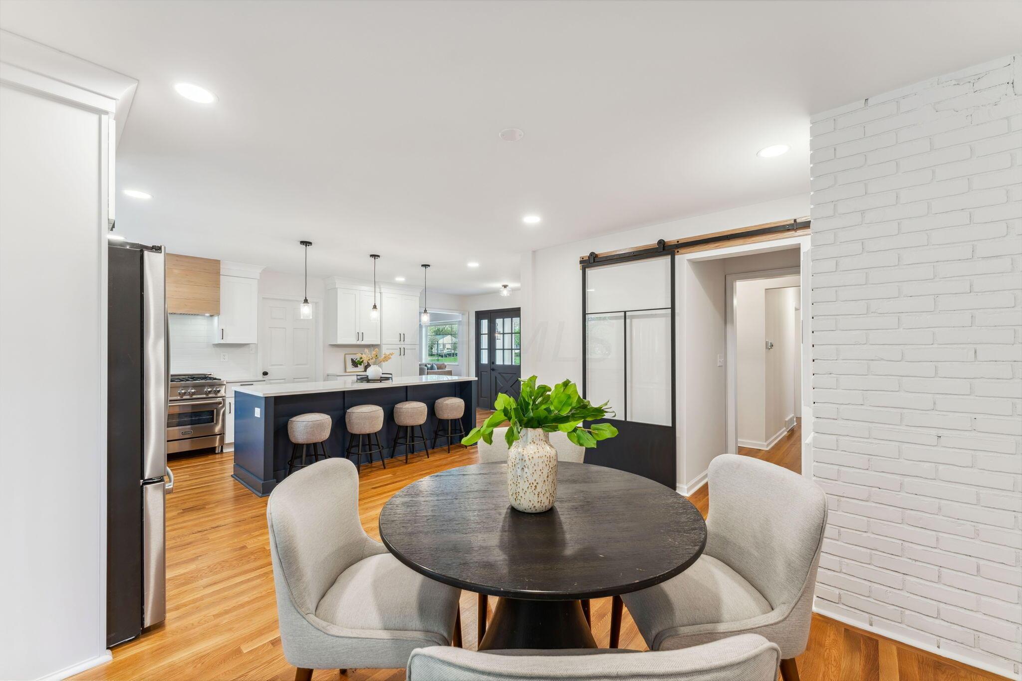 3940 Mountview Road Upper Arlington, OH 43220 - Photo 25 of 53 Dining Space / Kitchen