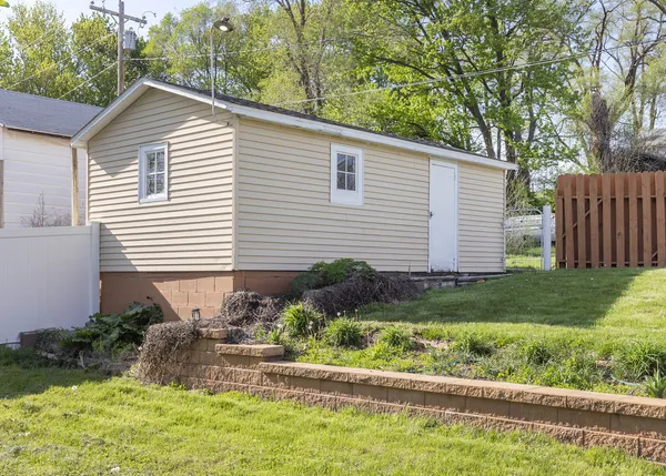 $140,000 | 1124 West Walnut Street, Buffalo, IA 52728