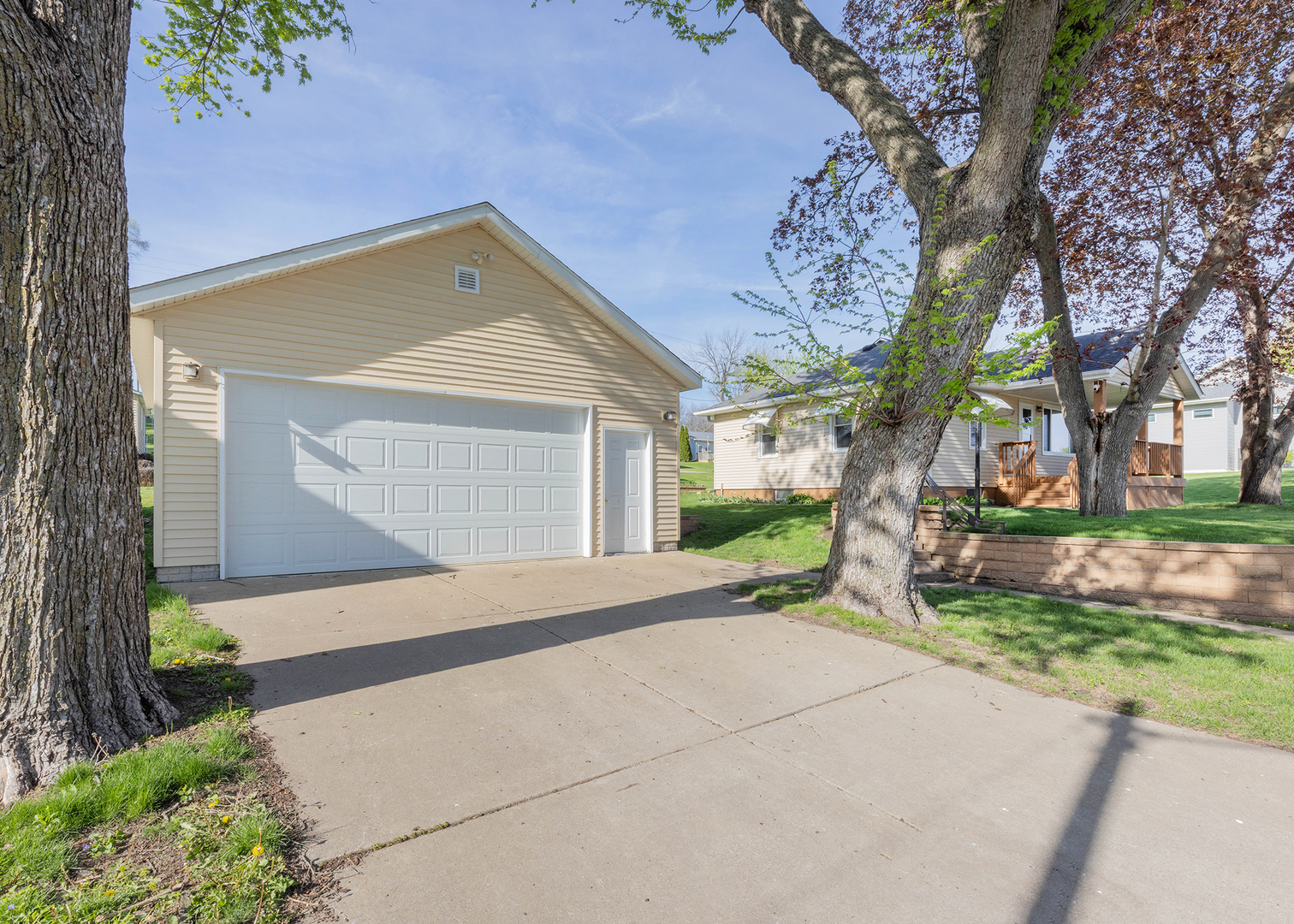 1124 West Walnut Street Buffalo, IA 52728 - Photo 28 of 30