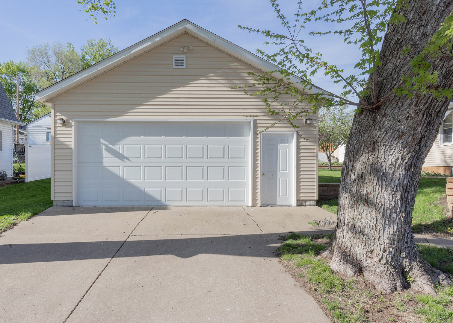 1124 West Walnut Street Buffalo, IA 52728 - Photo 3 of 30