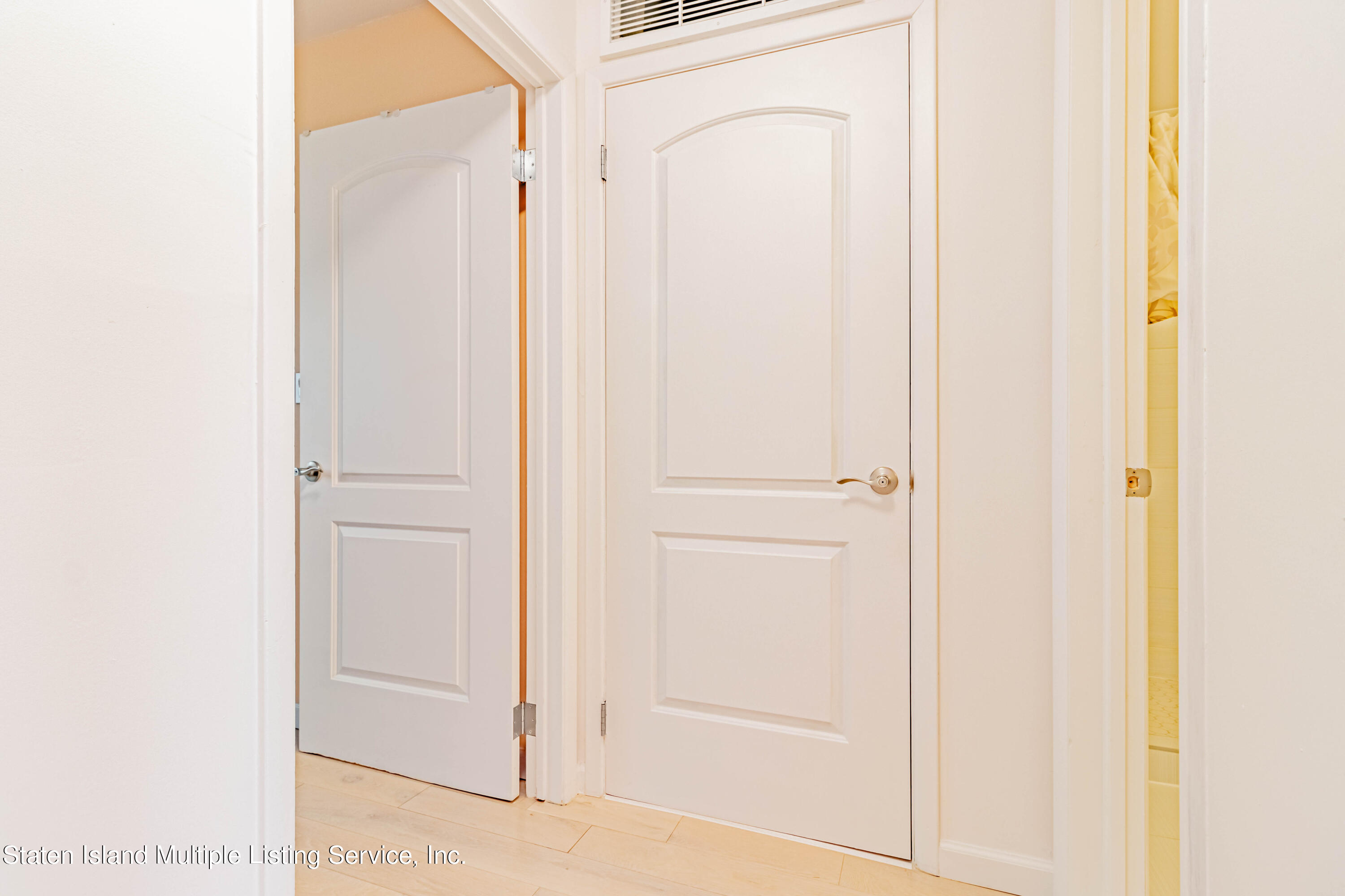 268 Timber Ridge Drive Staten Island, NY 10306 - Photo 12 of 30 12