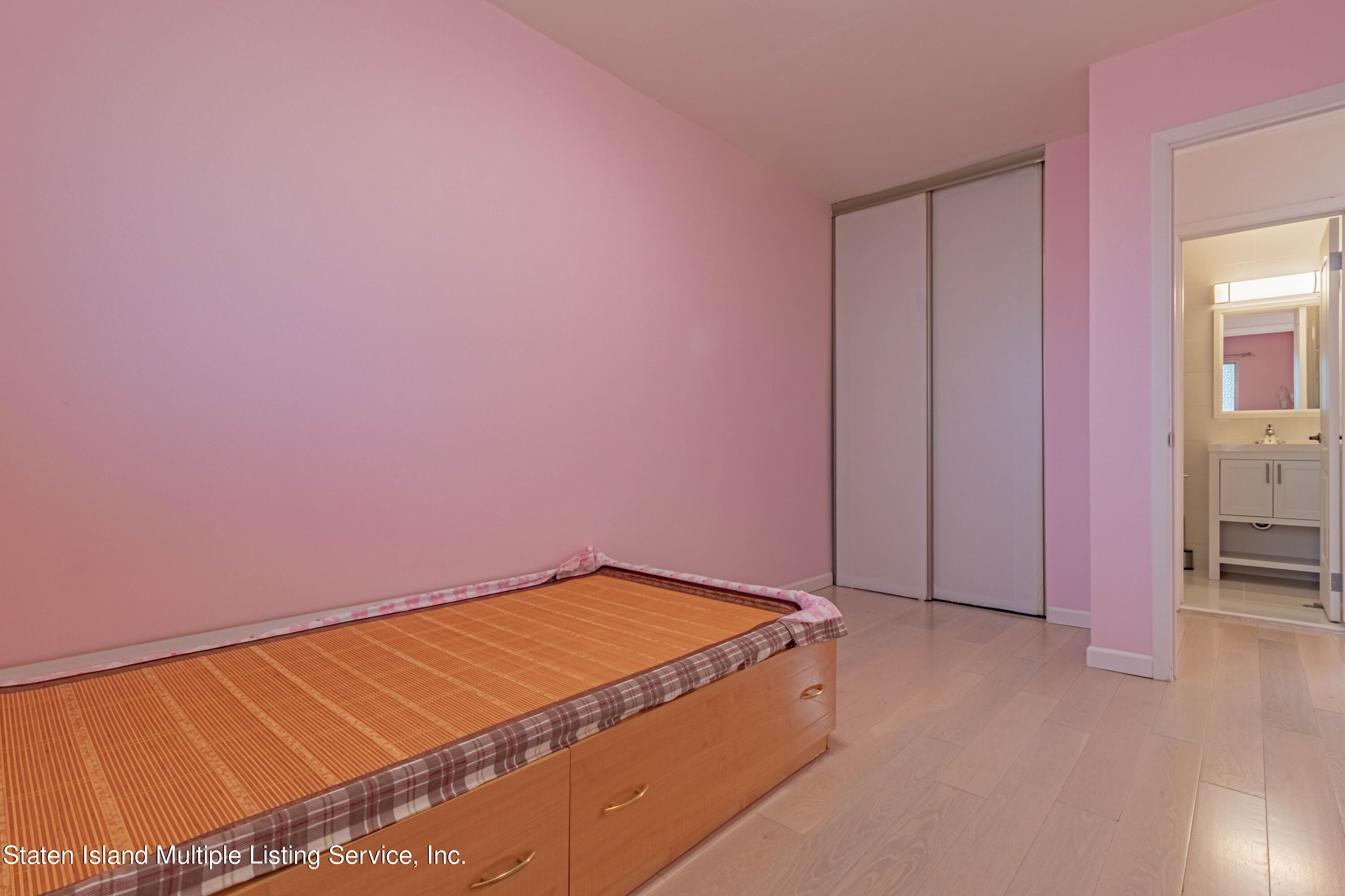 268 Timber Ridge Drive Staten Island, NY 10306 - Photo 23 of 30 23