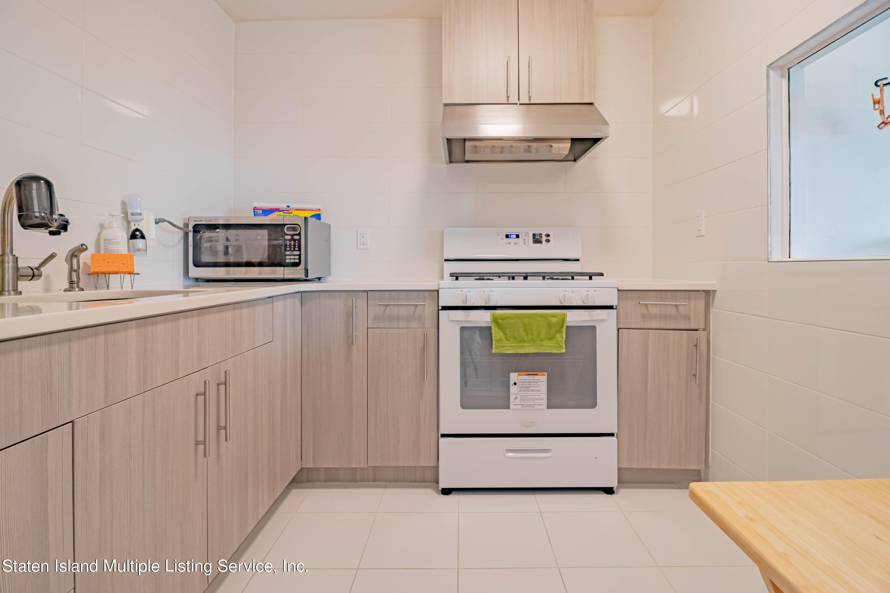 268 Timber Ridge Drive Staten Island, NY 10306 - Photo 8 of 30 08