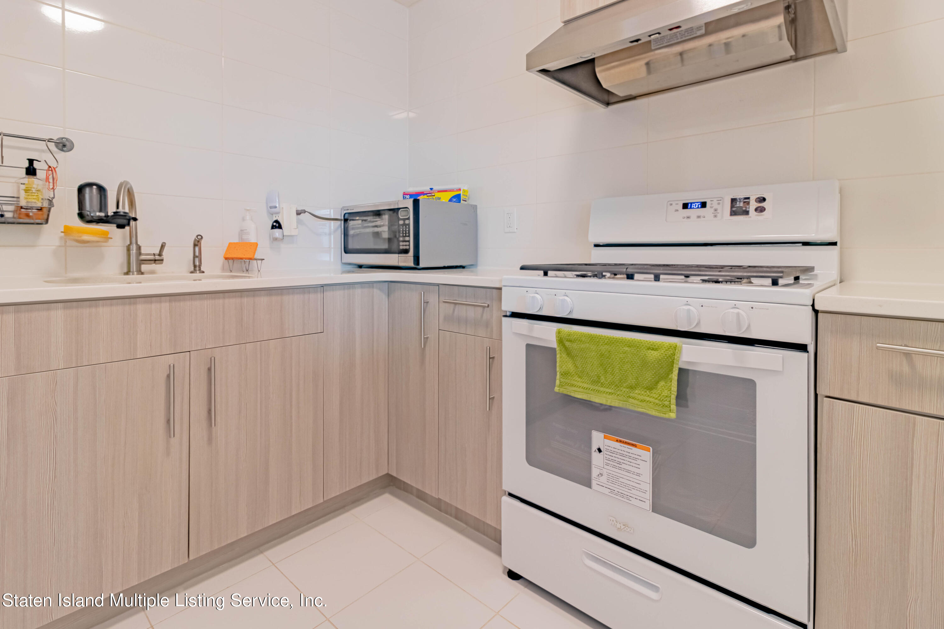 268 Timber Ridge Drive Staten Island, NY 10306 - Photo 9 of 30 09