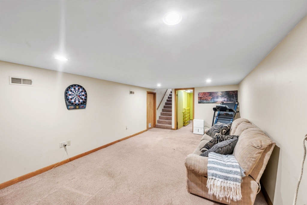 402 Partridge Street Franklin, MA 02038 - Photo 25 of 39