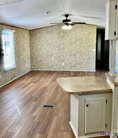 $1,300 | 15056 Tom Williams Road, Gonzales, LA 70737