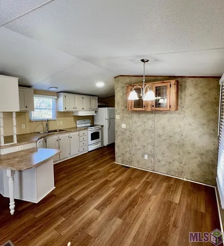 $1,300 | 15056 Tom Williams Road, Gonzales, LA 70737