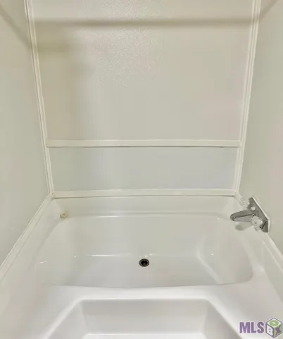 $1,300 | 15056 Tom Williams Road, Gonzales, LA 70737