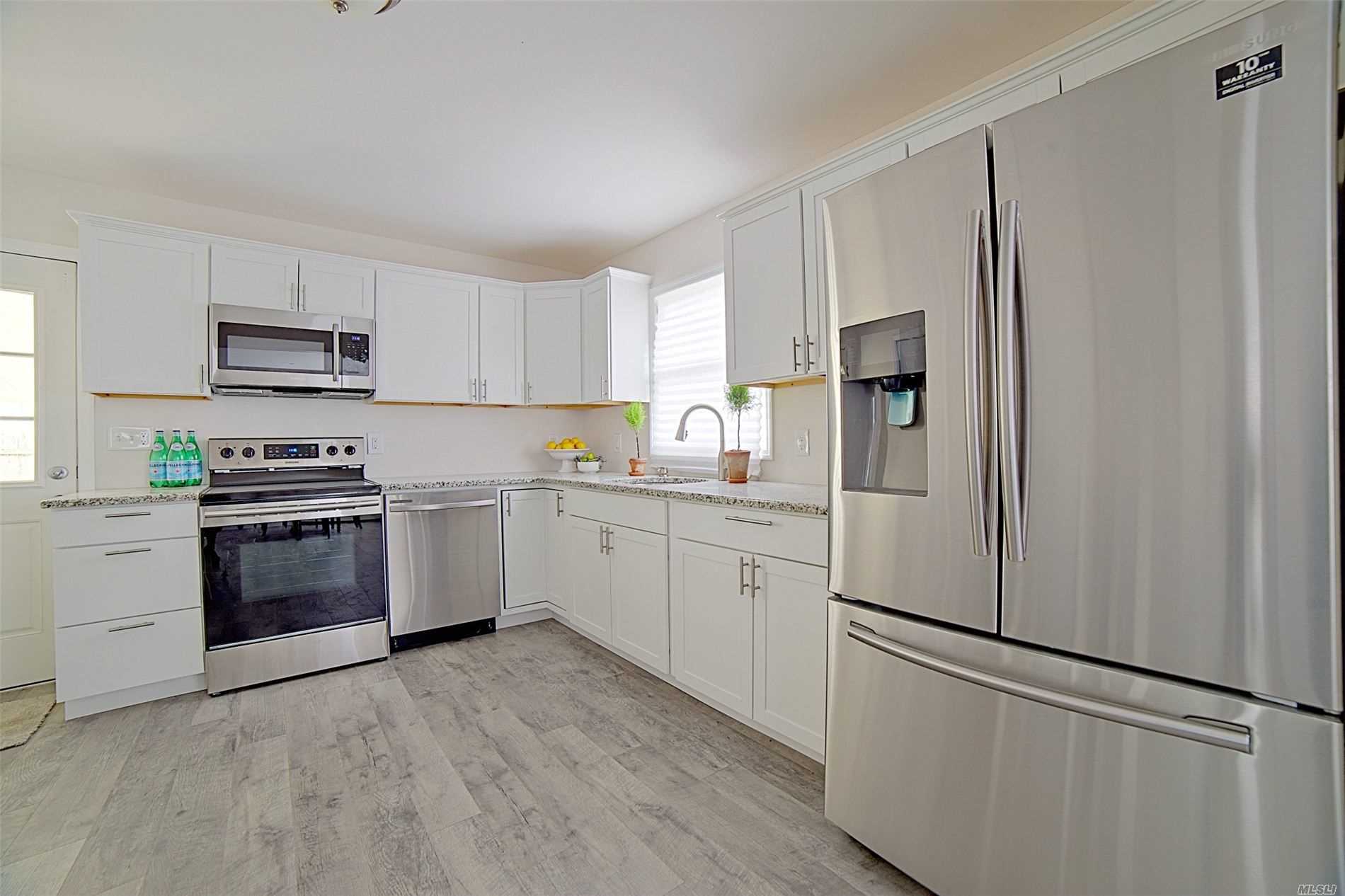 46 Laurin Road Calverton, NY 11933 - Photo 4 of 20 Kitchen