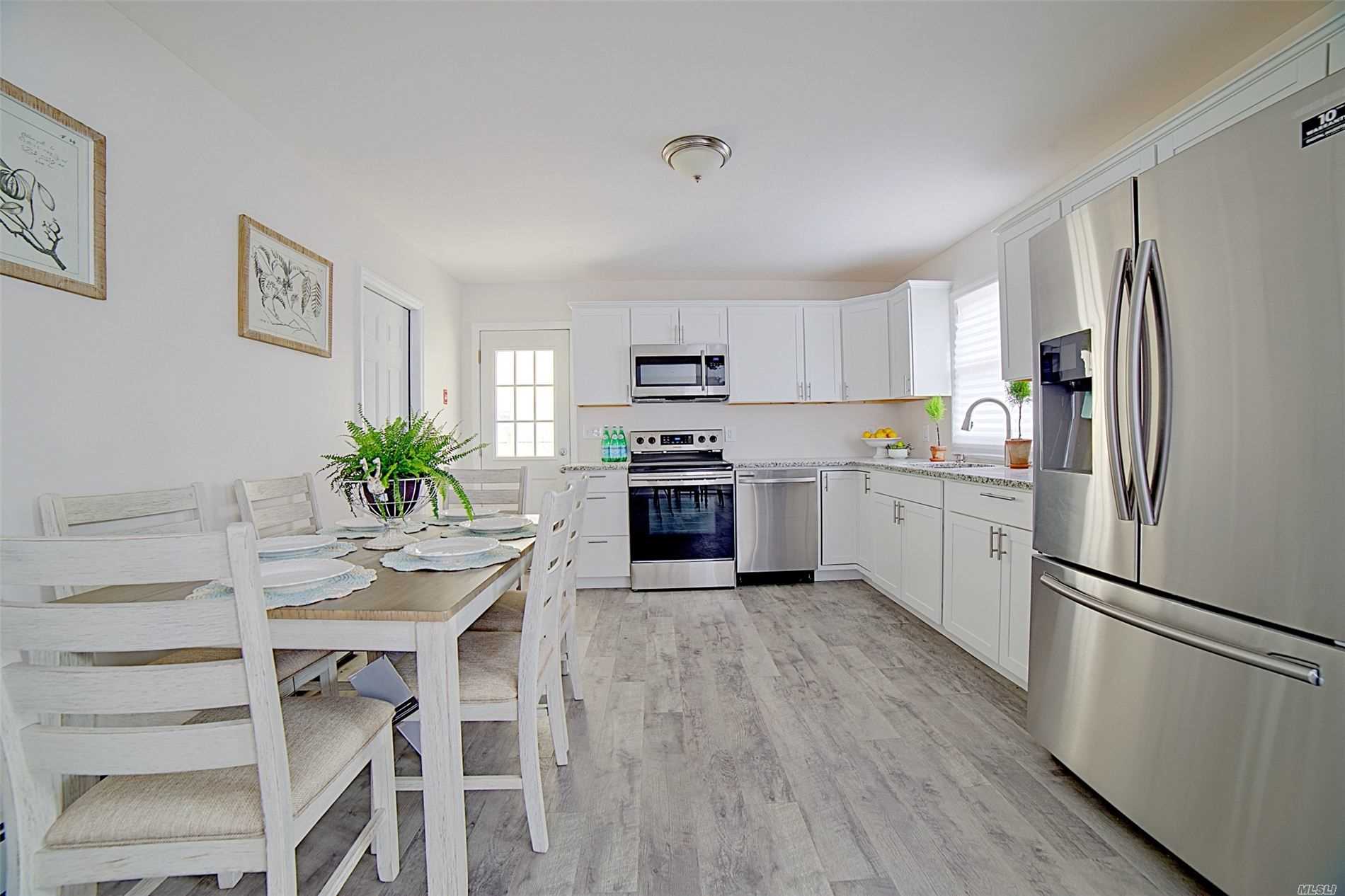 46 Laurin Road Calverton, NY 11933 - Photo 5 of 20 Kitchen