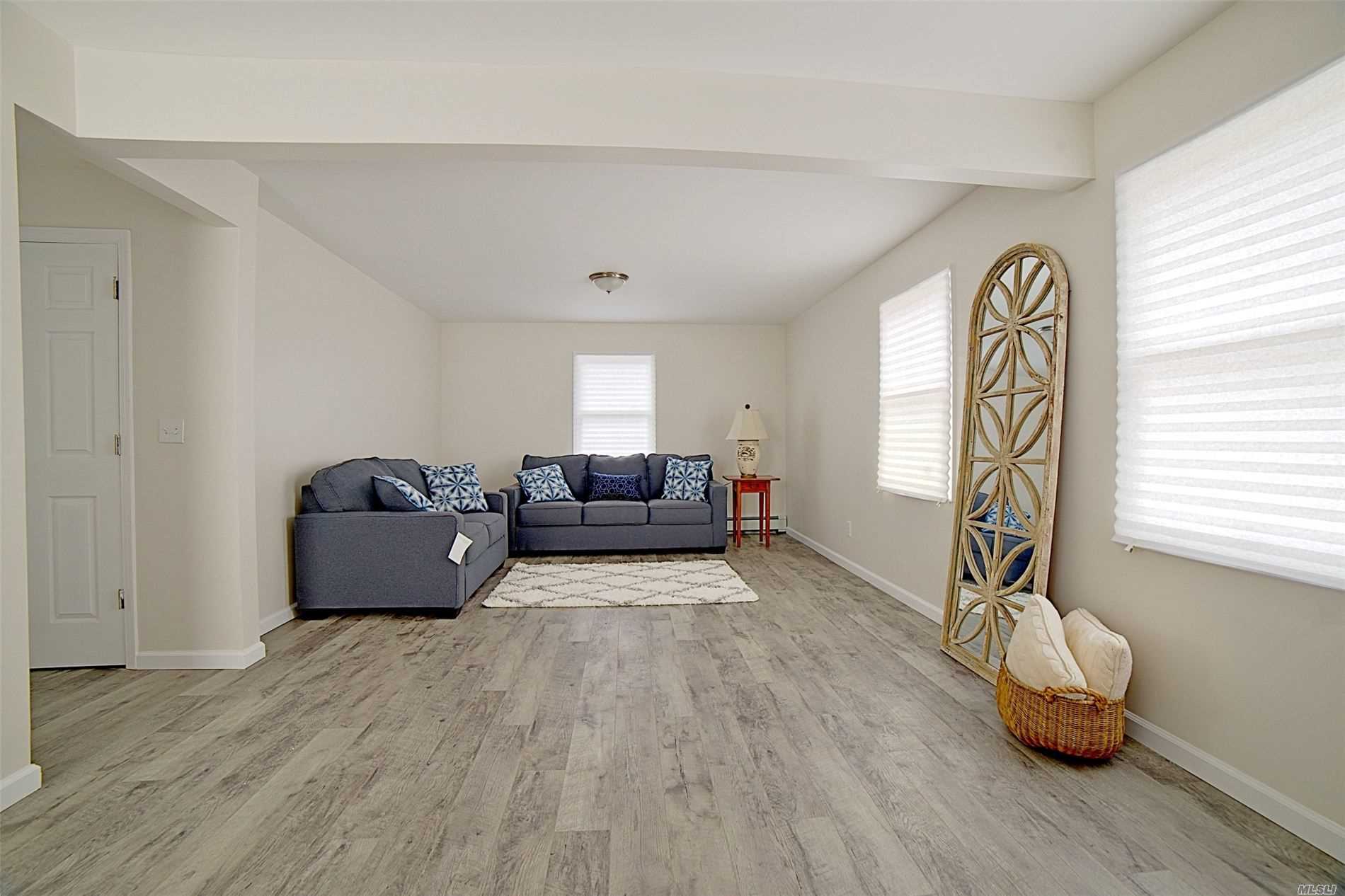 46 Laurin Road Calverton, NY 11933 - Photo 10 of 20 Den