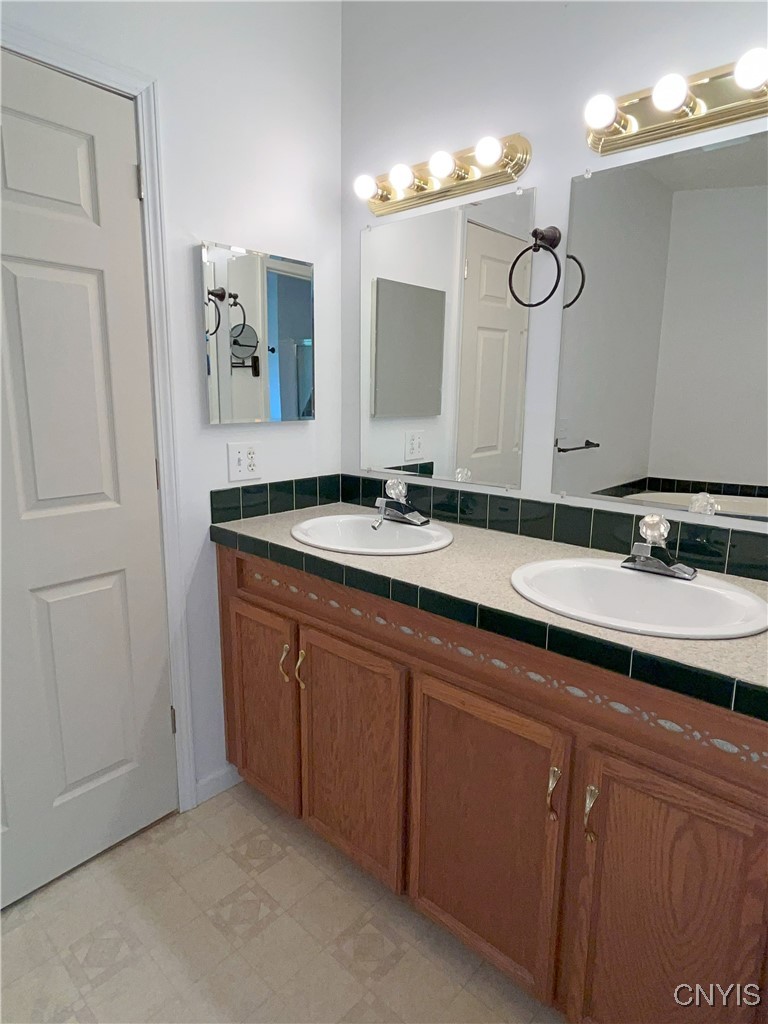 19 Hinman Road Richland, NY 13142 - Photo 27 of 40 Primary ensuite bath