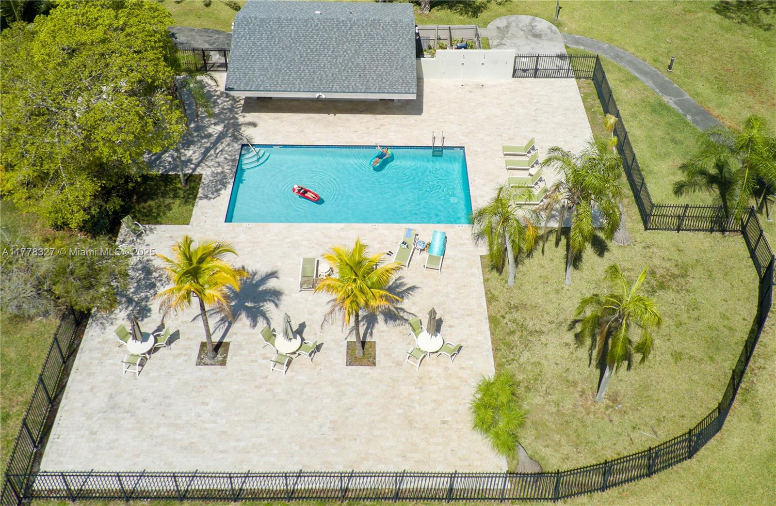 11467 Southwest 109th Road, Unit 7D Miami, FL 33176 - Photo 2 of 37 Gallery Image 2