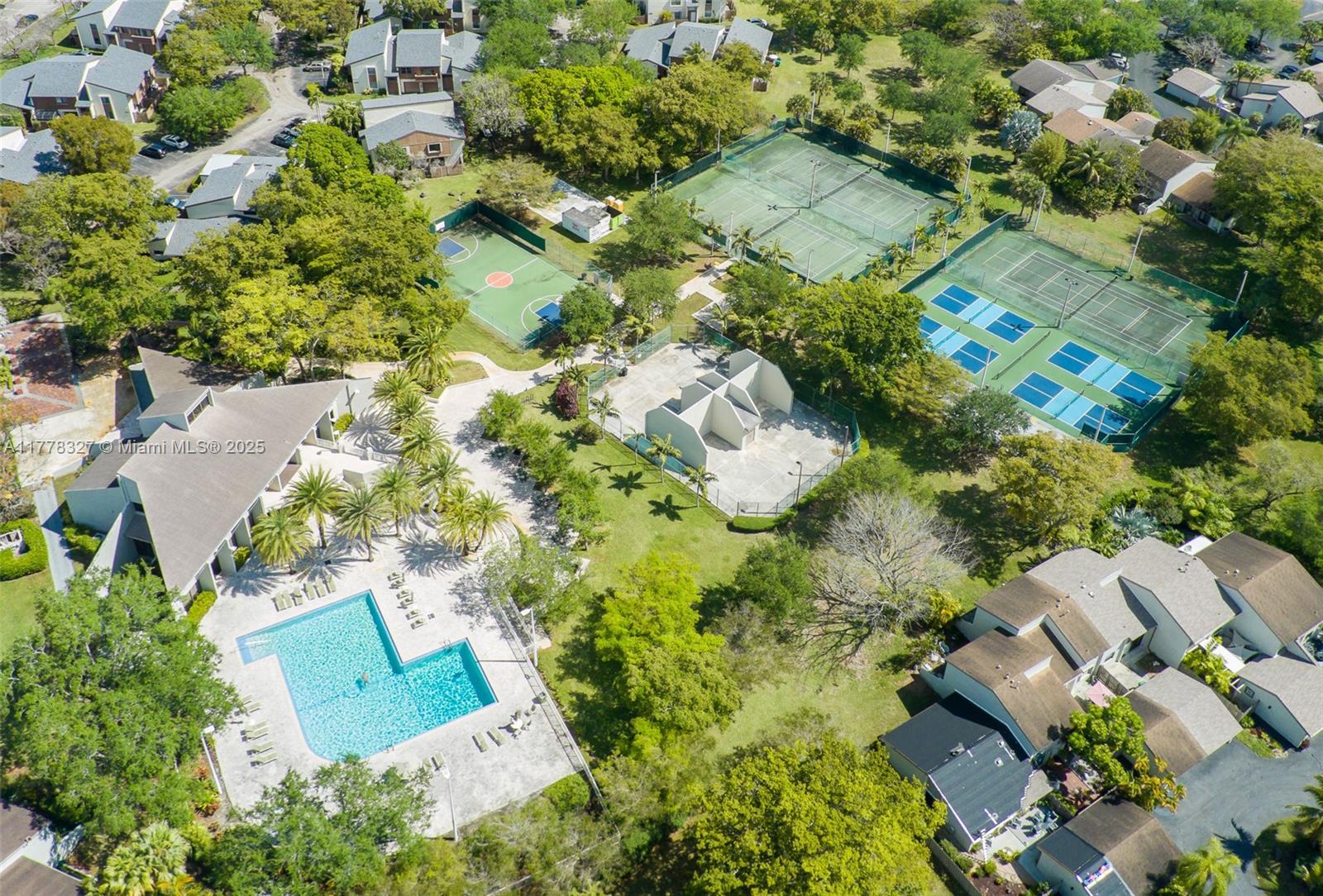 11467 Southwest 109th Road, Unit 7D Miami, FL 33176 - Photo 3 of 37 Gallery Image 3