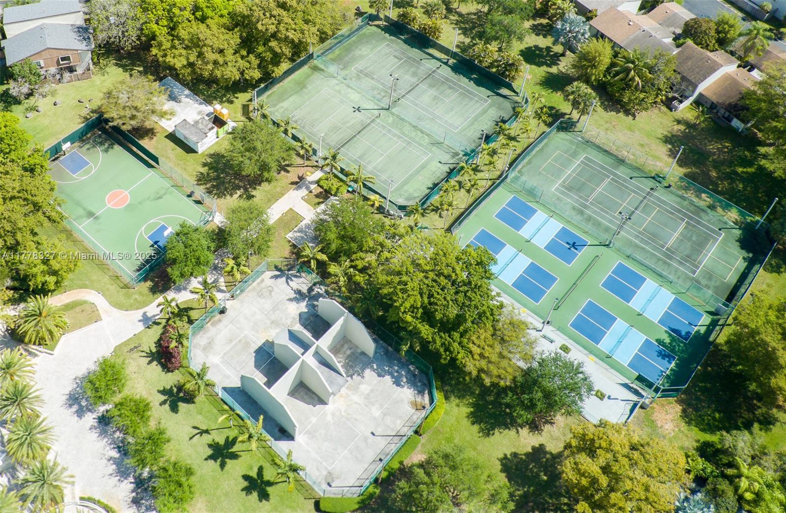 11467 Southwest 109th Road, Unit 7D Miami, FL 33176 - Photo 33 of 37 Gallery Image 33