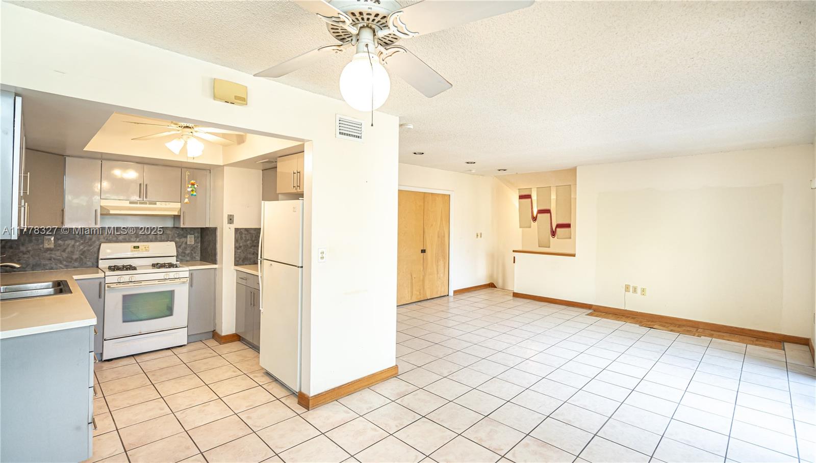 11467 Southwest 109th Road, Unit 7D Miami, FL 33176 - Photo 7 of 37 Gallery Image 7