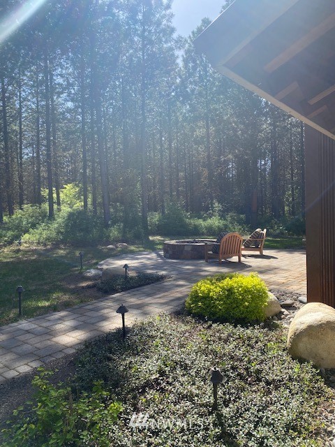 51 Rushing Water Lane Cle Elum, WA 98922 - Photo 17 of 28 a backyard of a house with lots of green space