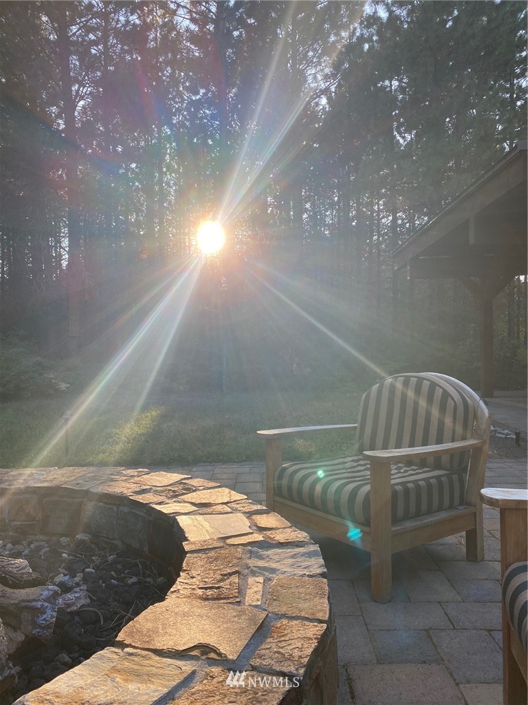 51 Rushing Water Lane Cle Elum, WA 98922 - Photo 18 of 28 a workspace with wooden floor