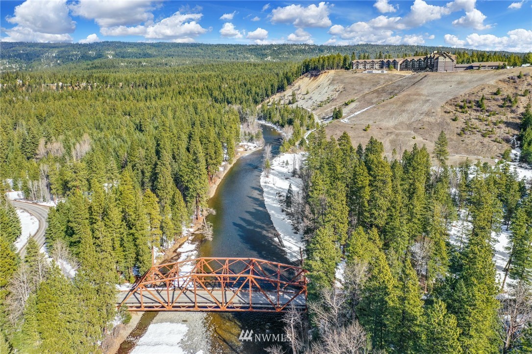 51 Rushing Water Lane Cle Elum, WA 98922 - Photo 26 of 28 a view of a lake in a city