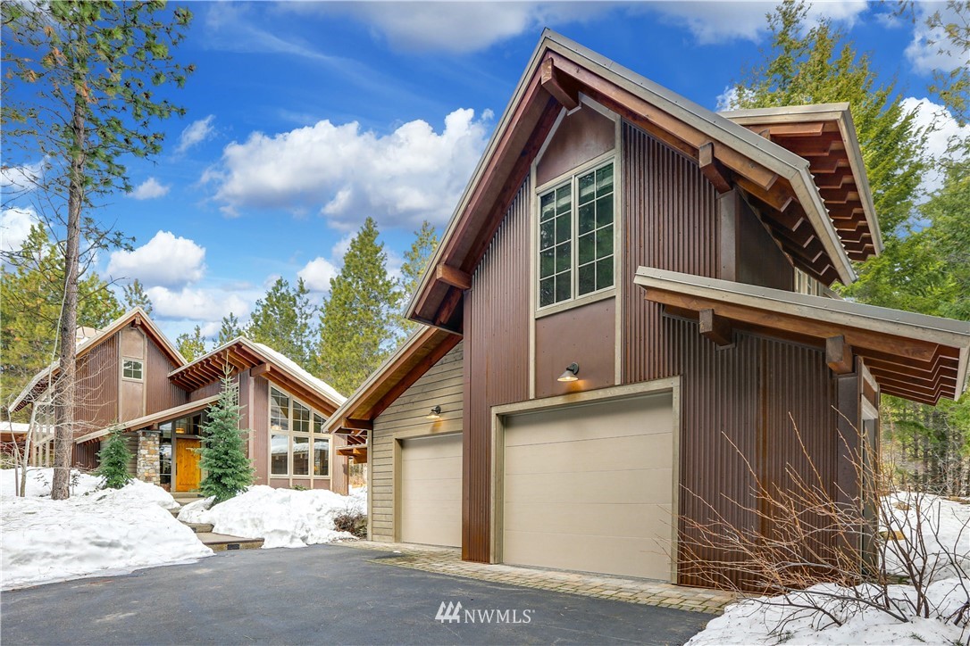 51 Rushing Water Lane Cle Elum, WA 98922 - Photo 3 of 28 a front view of a house with a yard