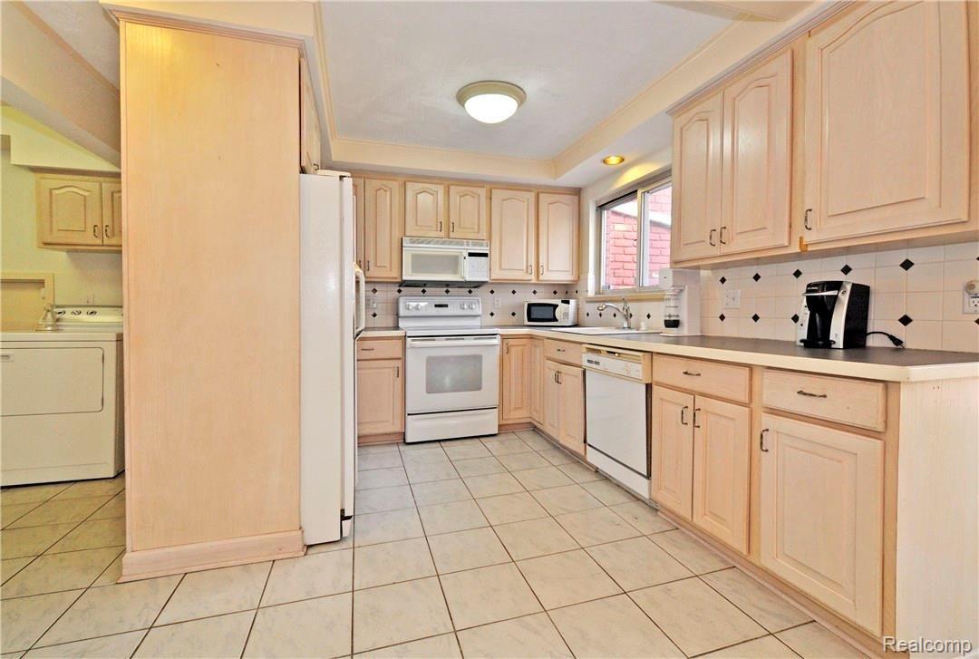 798 Middlesex Road Grosse Pointe, MI 48230 - Photo 13 of 36 13.jpg
