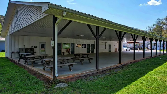 a view of outdoor space yard and porch