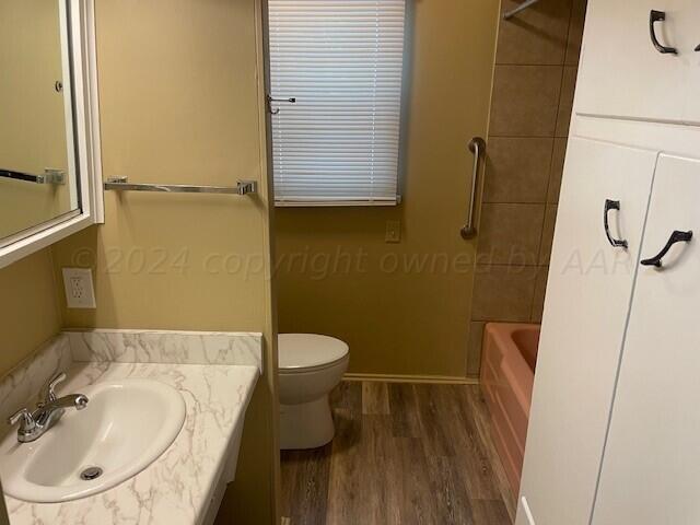 5027 Crockett Street Amarillo, TX 79110 - Photo 9 of 17 CrockettBath