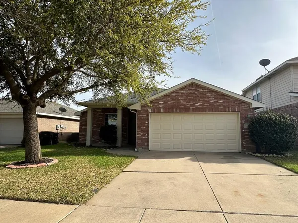 $1,990 | 1129 April Springs Drive, Fort Worth, TX 76134