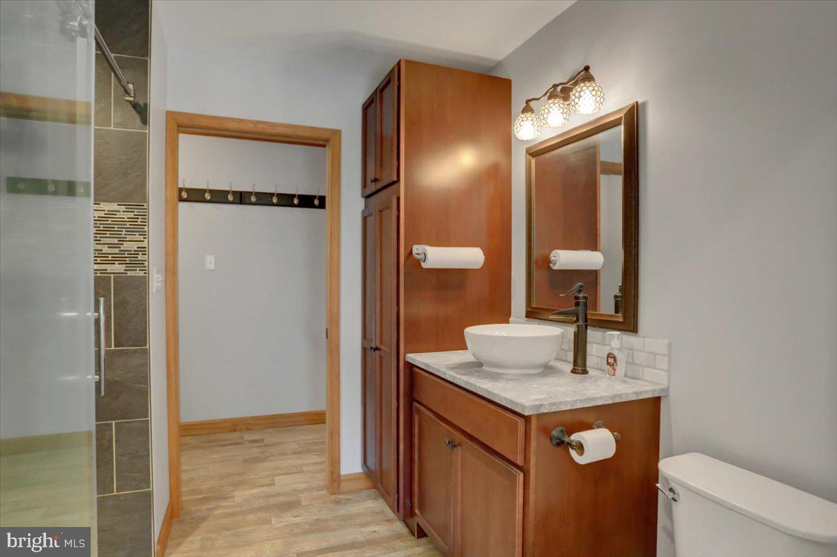 16227 Broadfording Road Clear Spring, MD 21722 - Photo 31 of 75 Full Bathroom #1