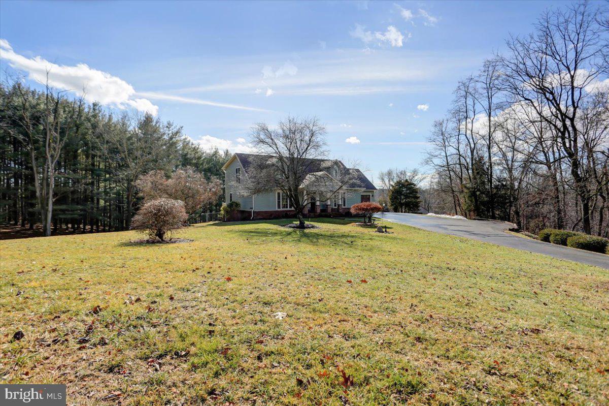 16227 Broadfording Road Clear Spring, MD 21722 - Photo 5 of 75 Front Yard