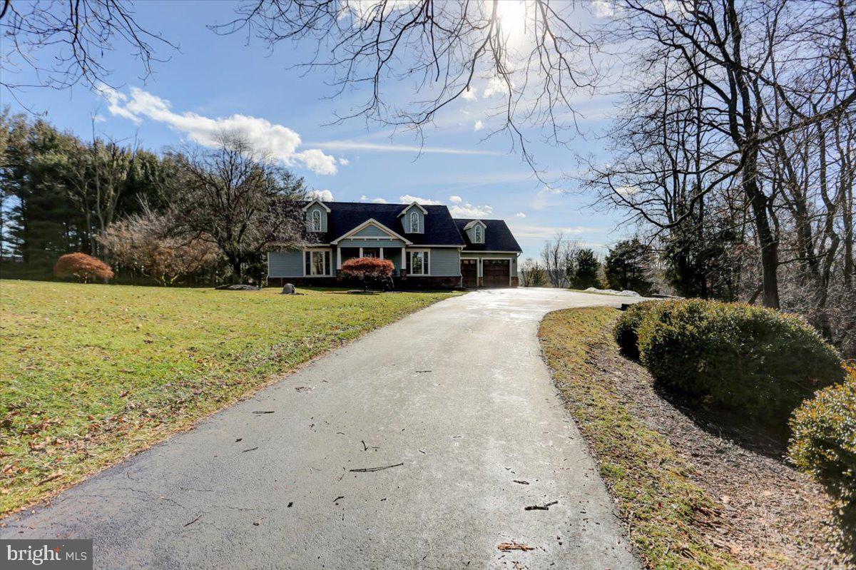 16227 Broadfording Road Clear Spring, MD 21722 - Photo 8 of 75 Driveway