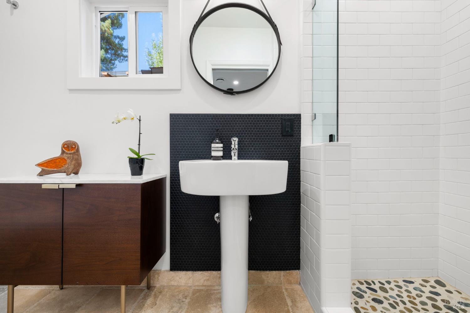 16390 Laughlin Road Guerneville, CA 95446 - Photo 17 of 63