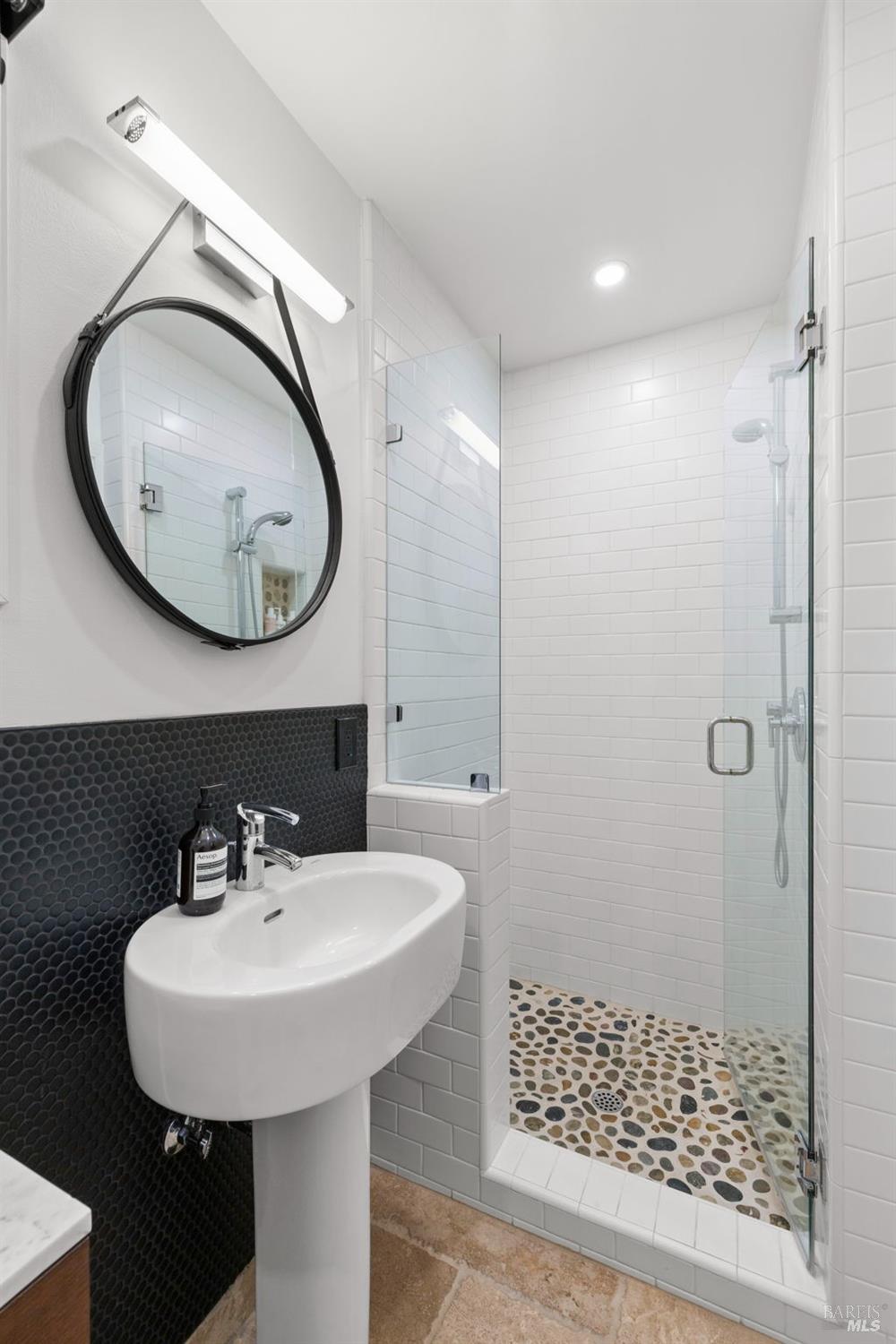 16390 Laughlin Road Guerneville, CA 95446 - Photo 18 of 63