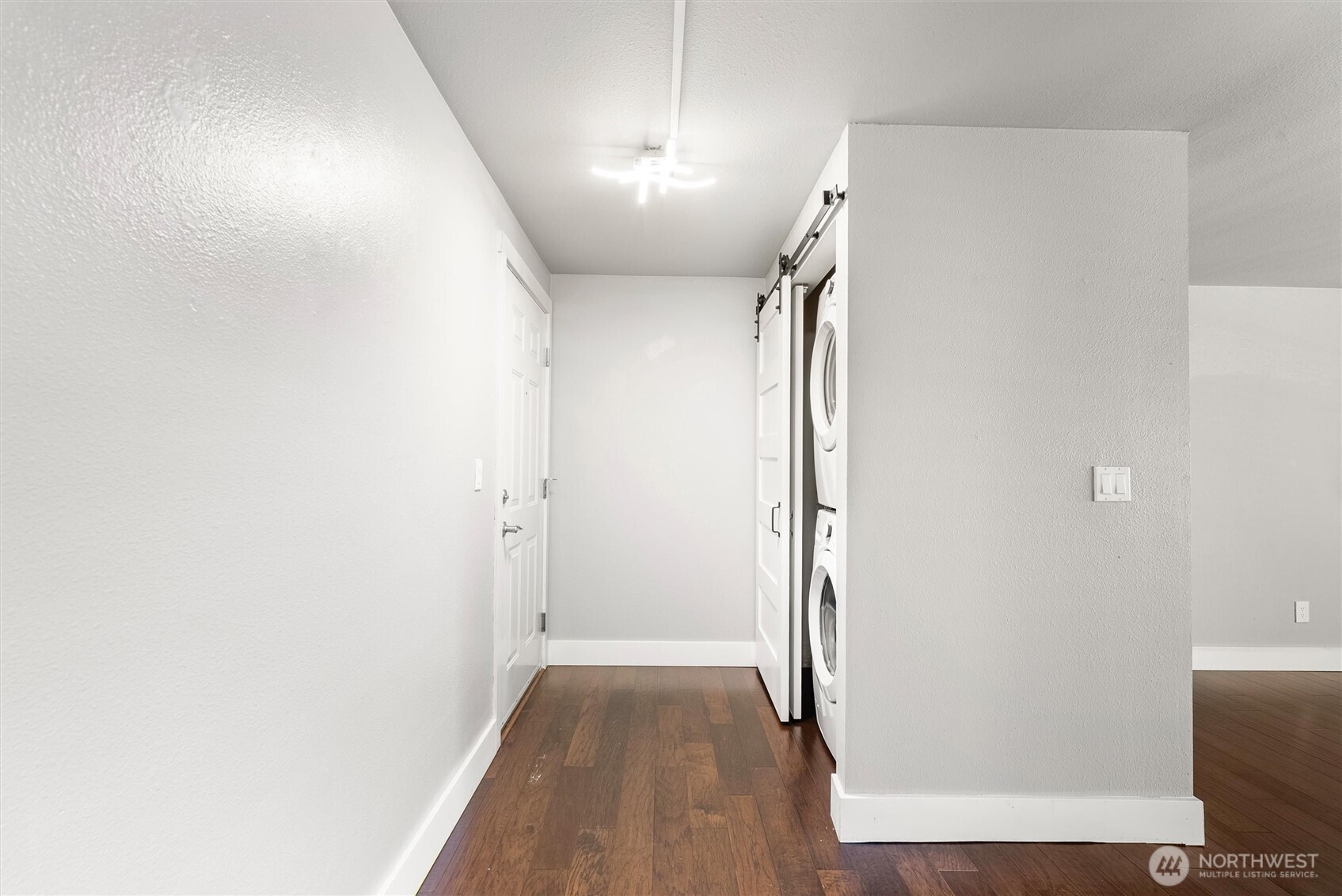 12404 East Gibson Road, Unit M202 Everett, WA 98204 - Photo 6 of 28