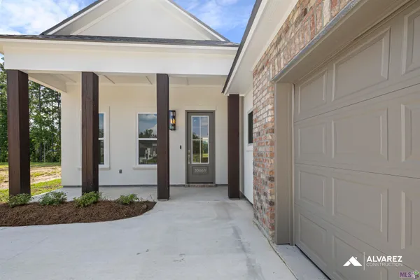 $363,990 | 10669 Deric Avenue, Denham Springs, LA 70726