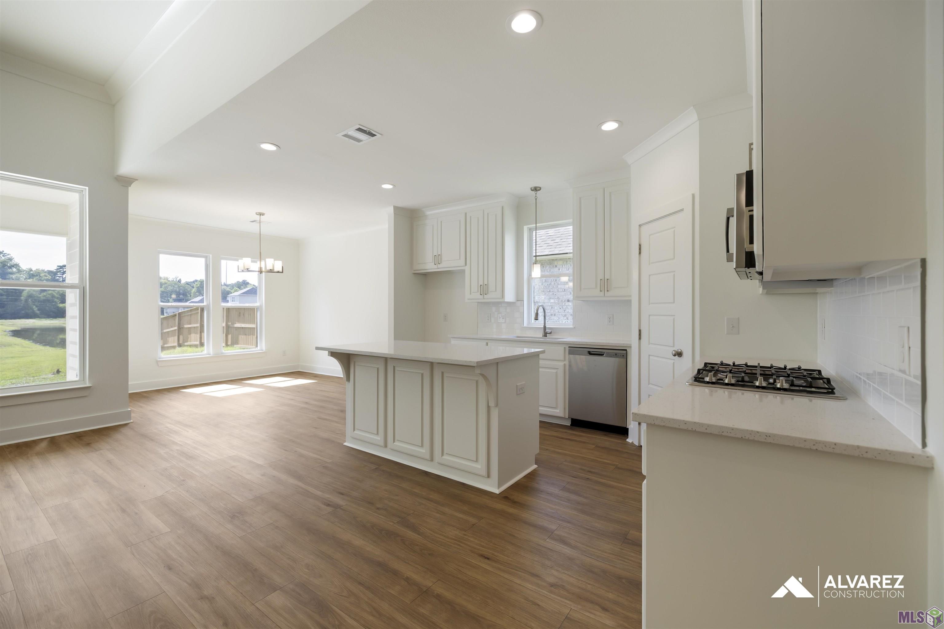 10669 Deric Avenue Denham Springs, LA 70726 - Photo 4 of 22