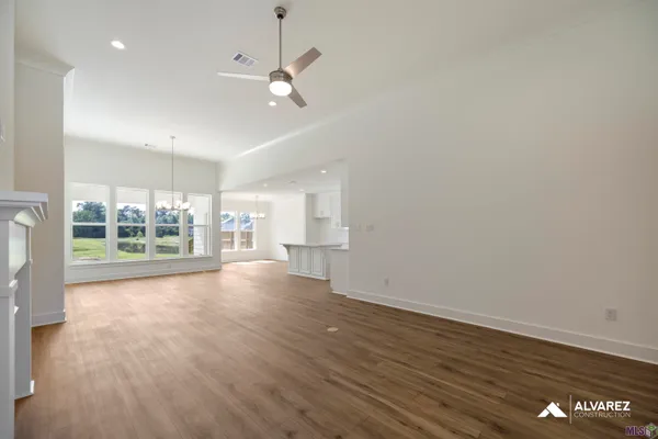 $363,990 | 10669 Deric Avenue, Denham Springs, LA 70726
