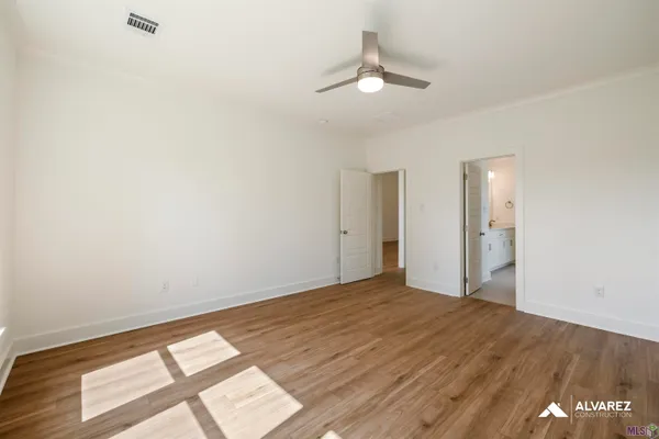 $343,990 | 10669 Deric Avenue, Denham Springs, LA 70726
