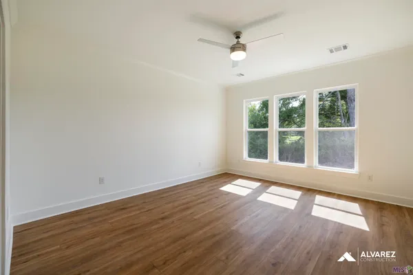 $343,990 | 10669 Deric Avenue, Denham Springs, LA 70726
