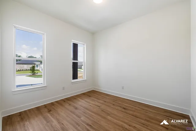 $363,990 | 10669 Deric Avenue, Denham Springs, LA 70726