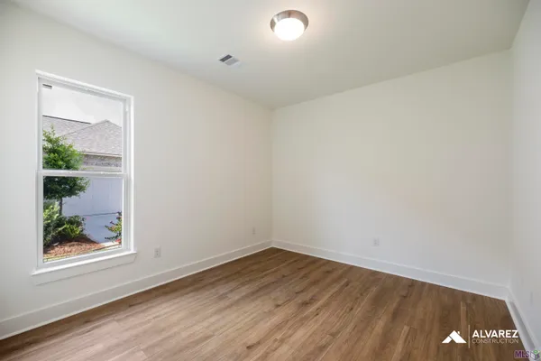 $343,990 | 10669 Deric Avenue, Denham Springs, LA 70726