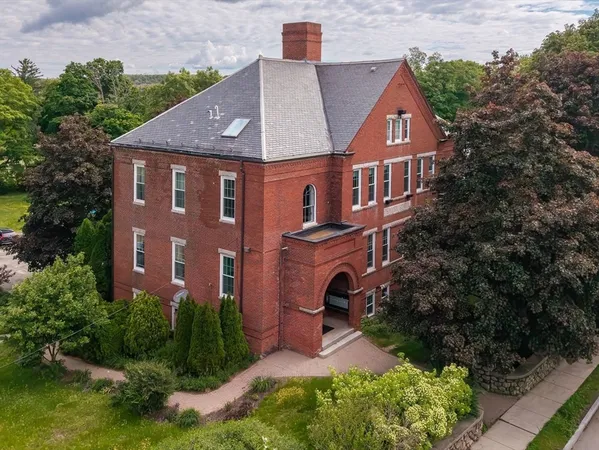 $375,000 | 160 Salem Street, Unit 201, Haverhill, MA 01835
