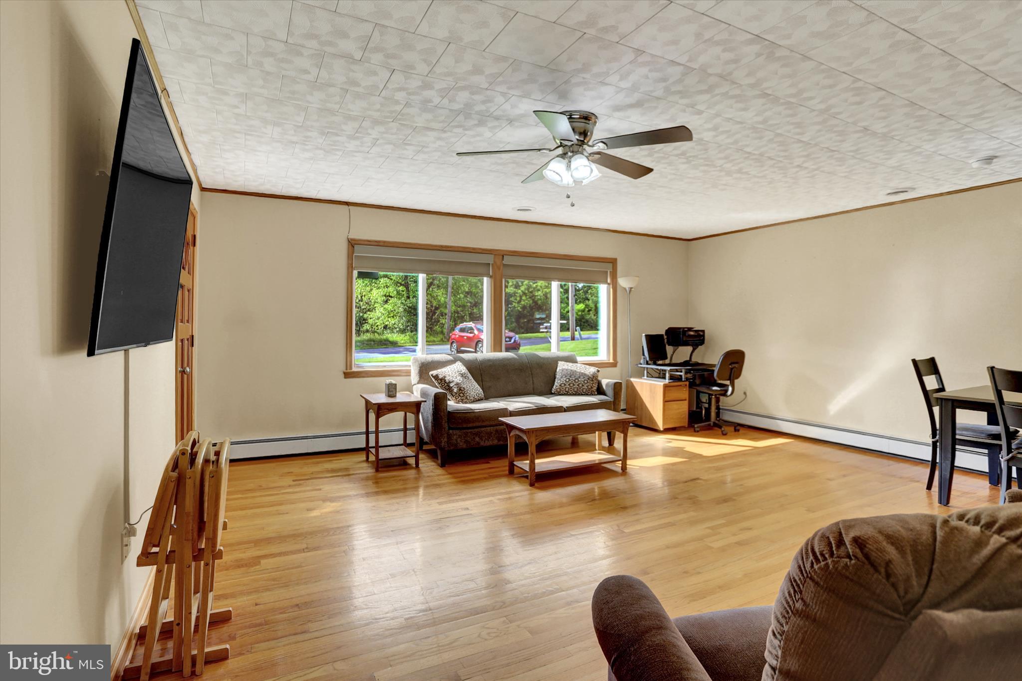 737 Range End Road Dillsburg, PA 17019 - Photo 3 of 40