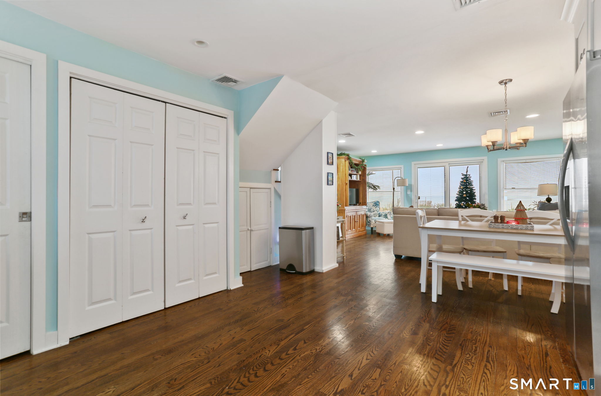 1235 Fairfield Beach Road Fairfield, CT 06824 - Photo 8 of 31