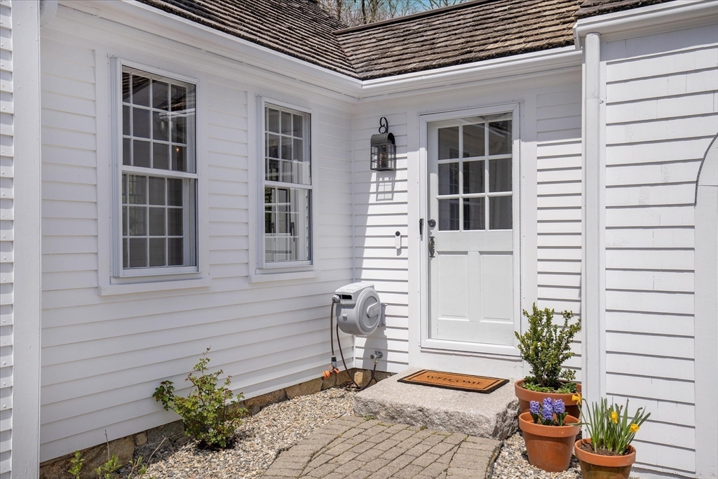 31 Clapp Road Rochester, MA 02770 - Photo 4 of 42