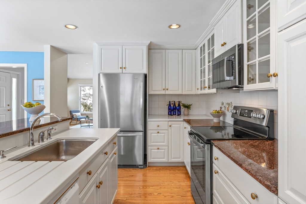 183 Bishops Forest Drive, Unit 183 Waltham, MA 02452 - Photo 6 of 37